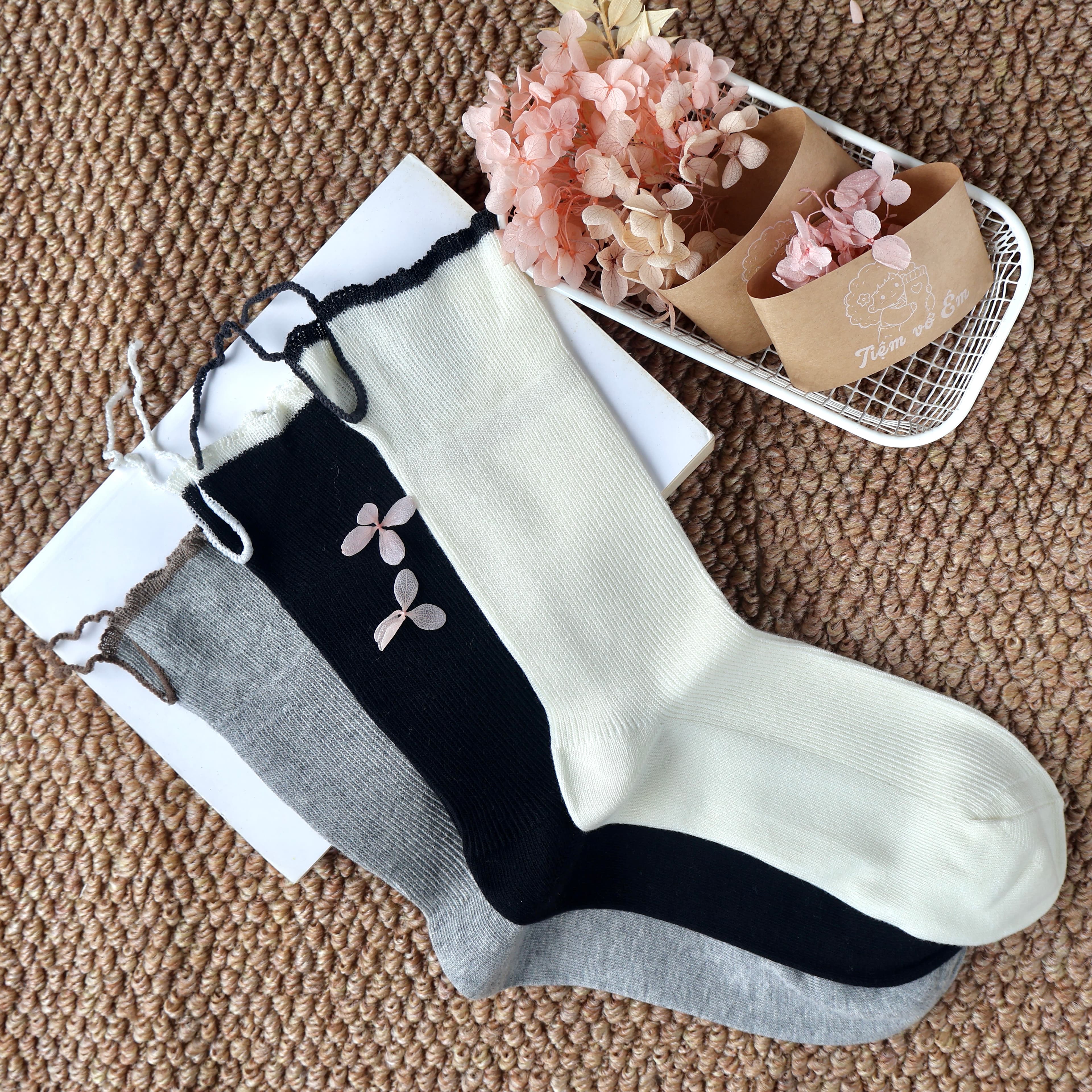 🎀 Vớ Nữ Cổ Trung Viền Phối Dây Vibe Nhật Bản