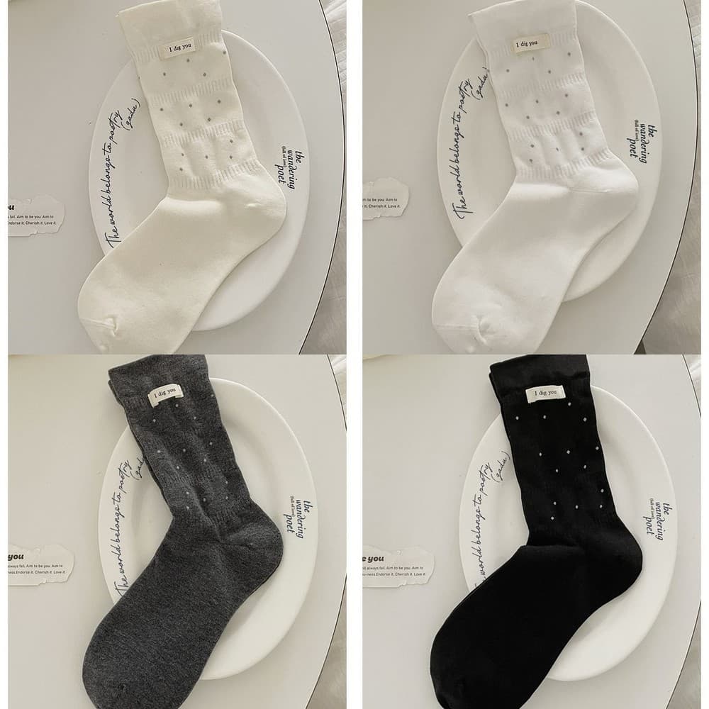 Vớ Cổ Trung Nữ Chấm Bi Nhỏ Đính Nhãn Chữ - Tất Cotton Dệt Gân Phong Cách Hàn Quốc